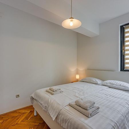 Punta B Hotel Пореч Екстериор снимка