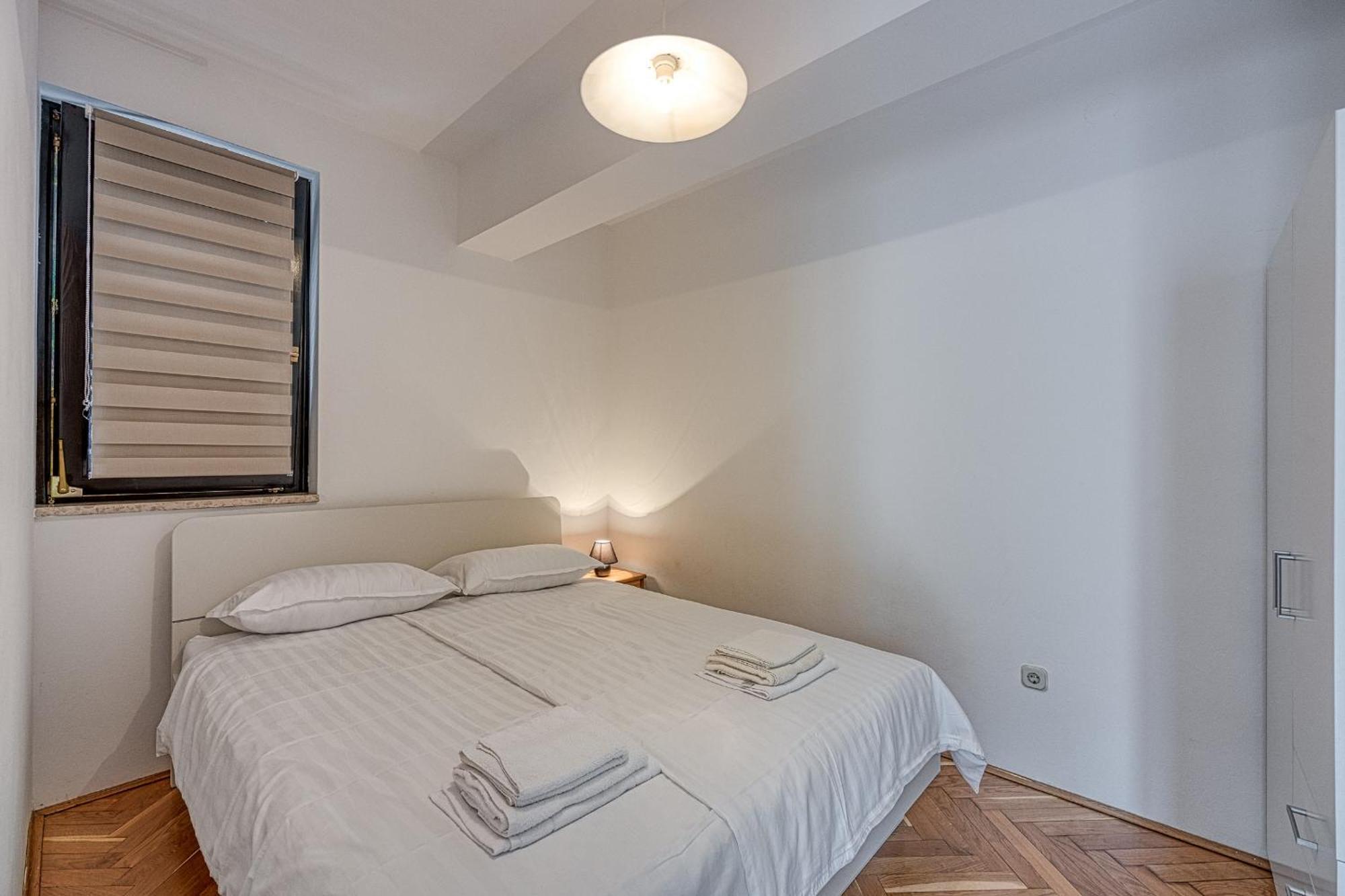 Punta B Hotel Пореч Екстериор снимка