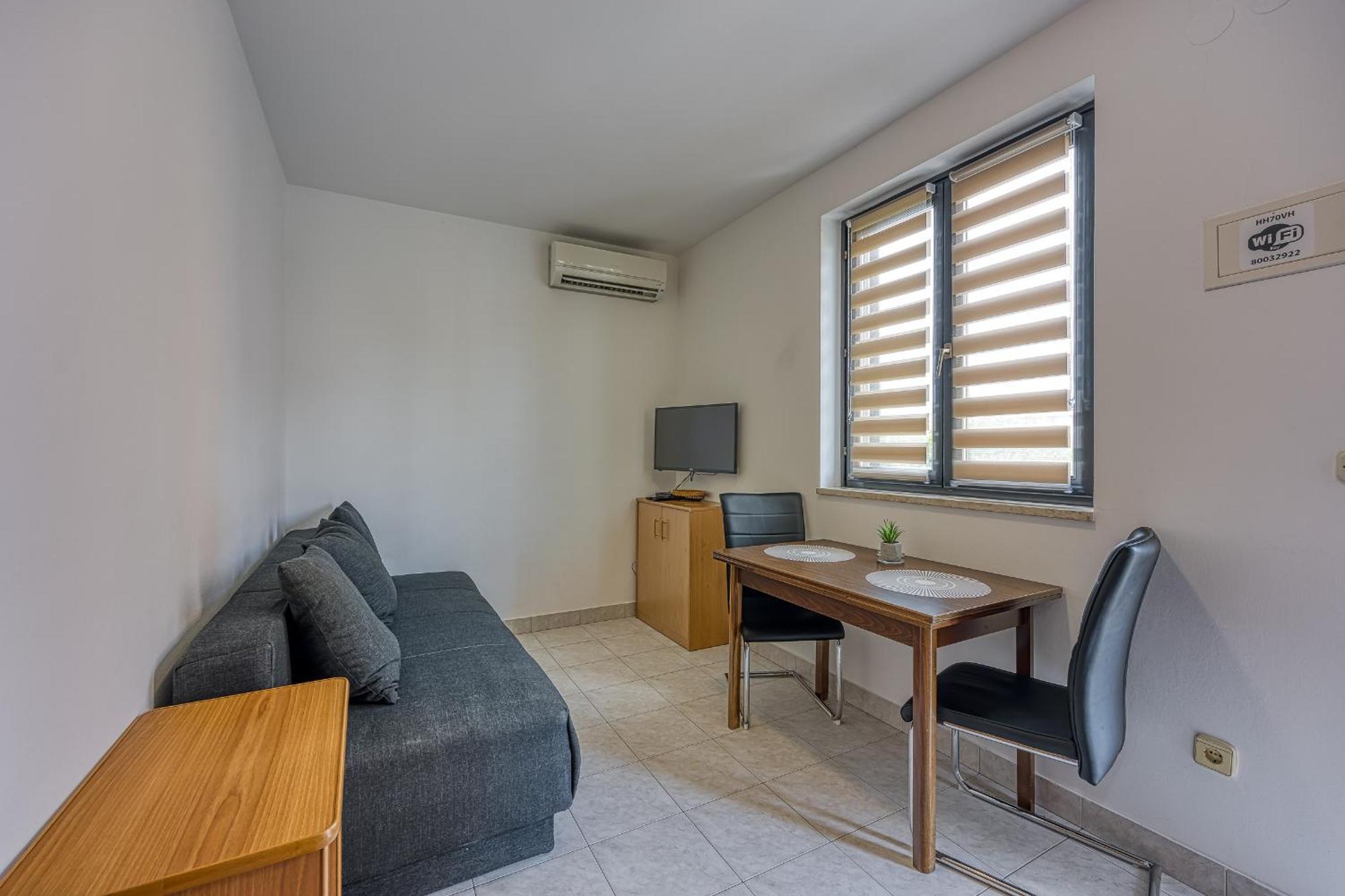 Punta B Hotel Пореч Екстериор снимка