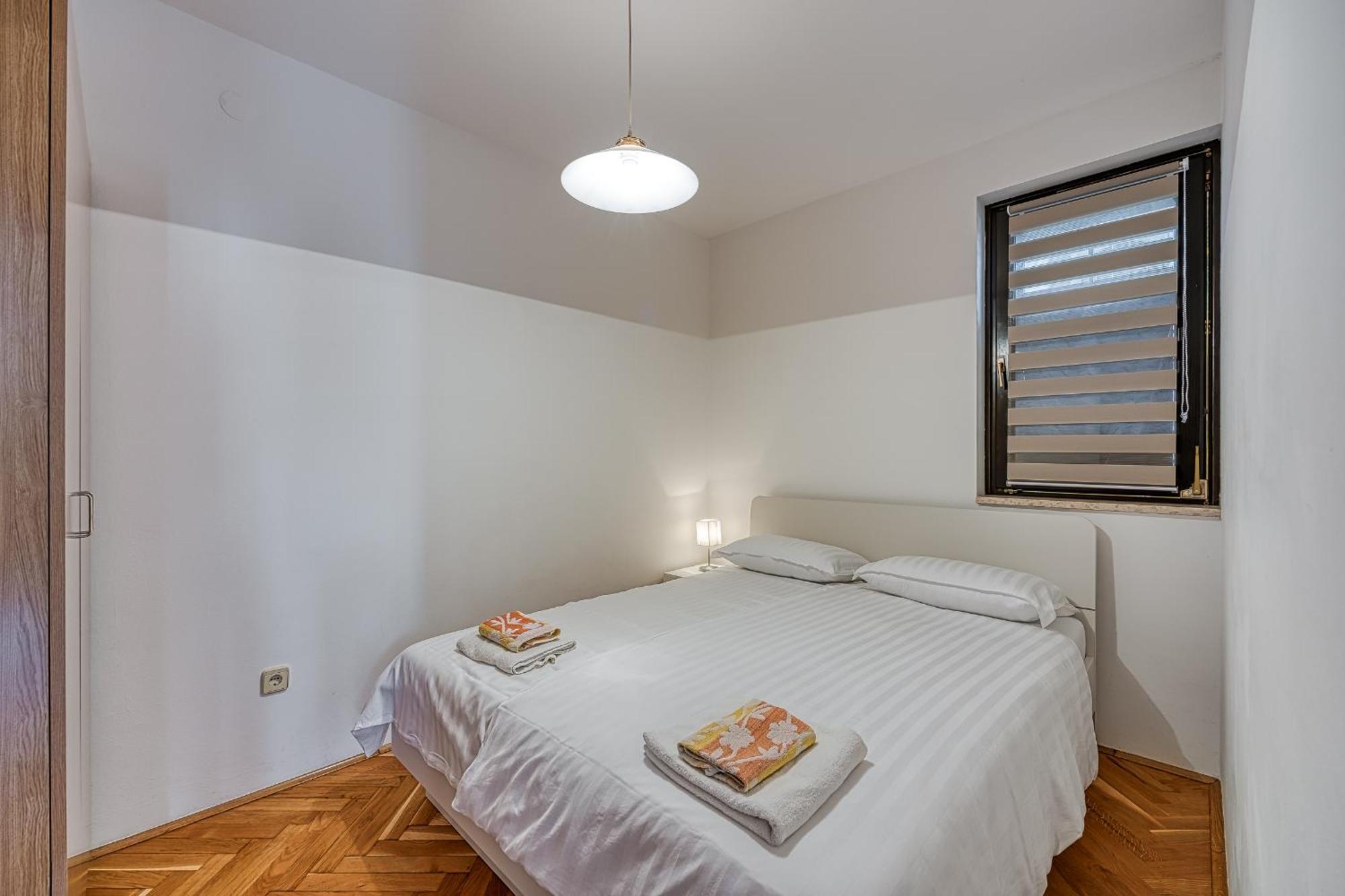 Punta B Hotel Пореч Екстериор снимка