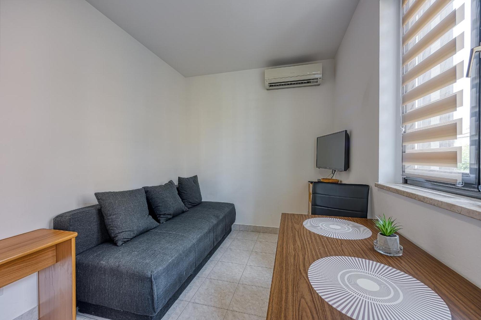 Punta B Hotel Пореч Екстериор снимка