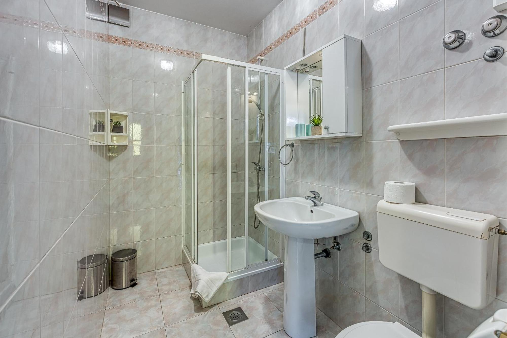 Punta B Hotel Пореч Екстериор снимка