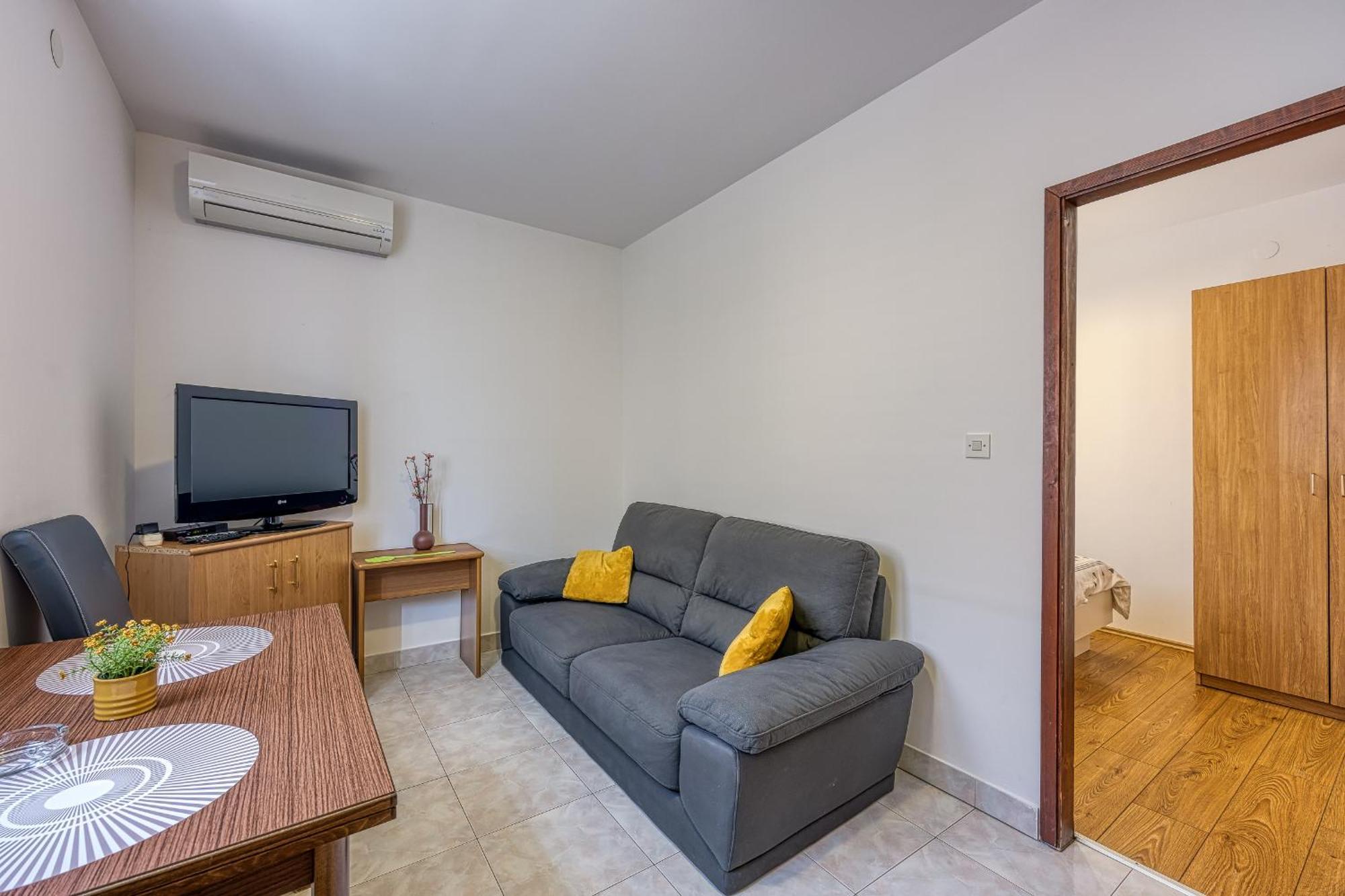 Punta B Hotel Пореч Екстериор снимка