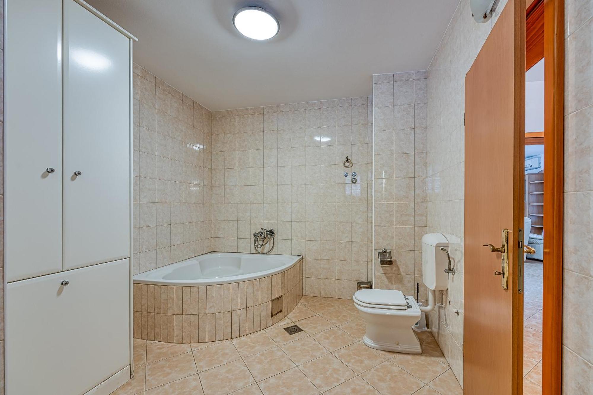 Punta B Hotel Пореч Екстериор снимка
