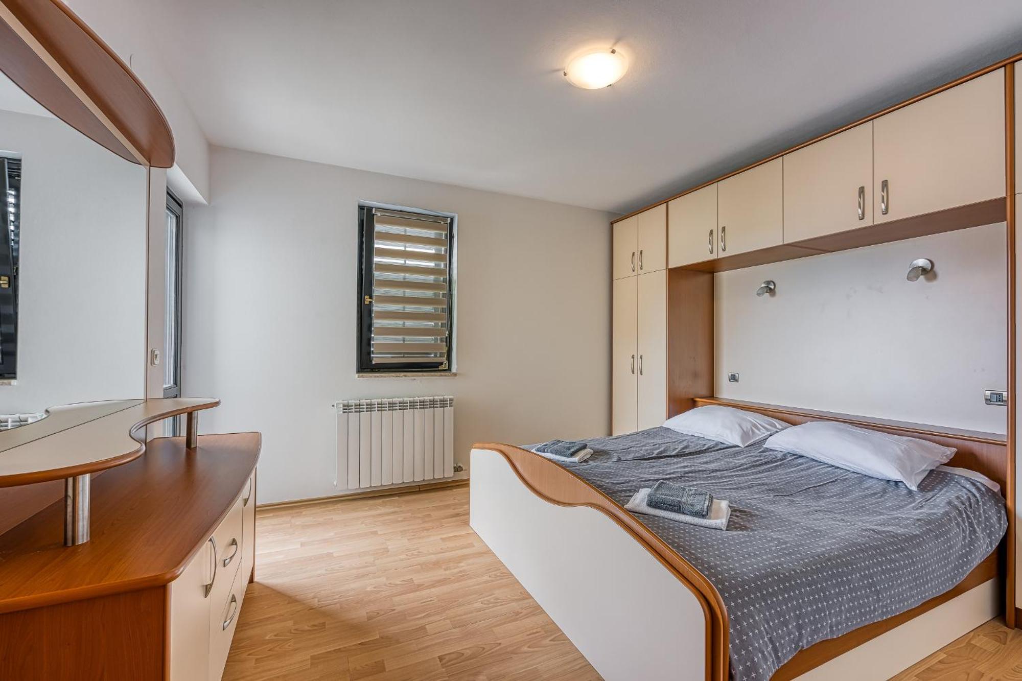Punta B Hotel Пореч Екстериор снимка