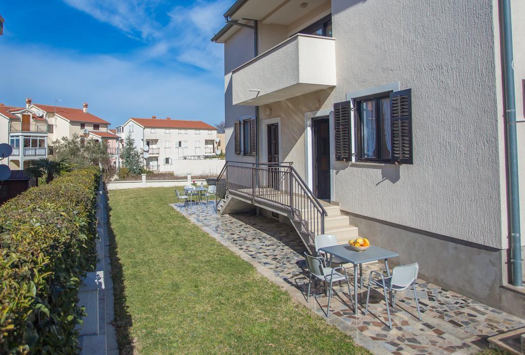 Punta B Hotel Пореч Екстериор снимка