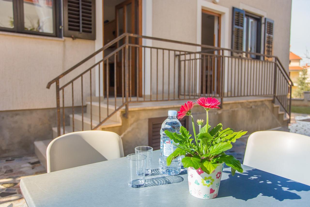 Punta B Hotel Пореч Екстериор снимка